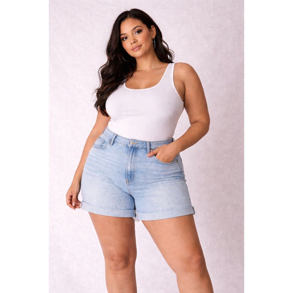 NWT Good American Good ’90s Denim Shorts Size 30 Plus High Rise Light Wash